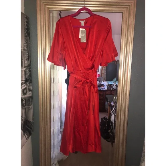 ❤️NWT H&M Red Silk Dress ❤️ - Picture 1 of 5